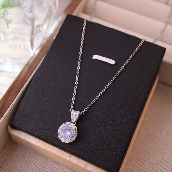 Wholesale Light Luxury Geometric Titanium Steel And Copper Electroplated Round Pendant Necklace For Women