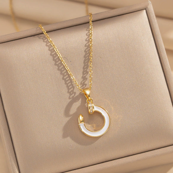 Wholesale Light Luxury Geometric Titanium Steel Cross Chain Necklace With Real Gold Plating In The Furnace For Women