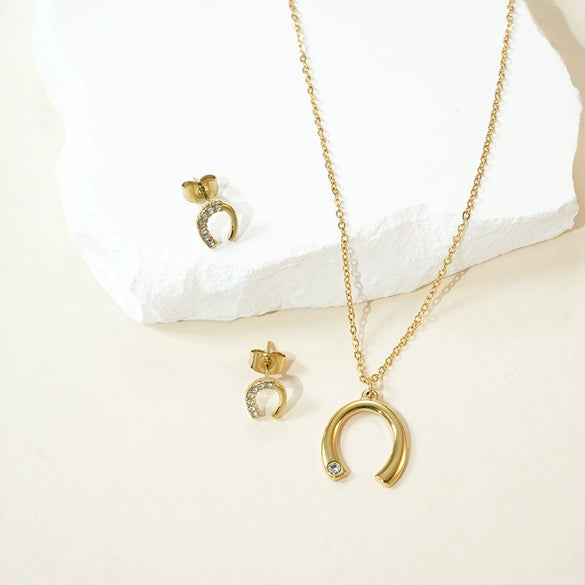 Wholesale Light Luxury Geometric Ushape Electroplated Titanium Steel Pendant Necklace For Women