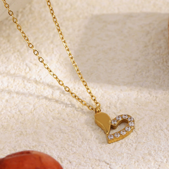 Wholesale Light Luxury Heartshaped 18K Goldplated Stainless Steel Pendant Necklace For Women
