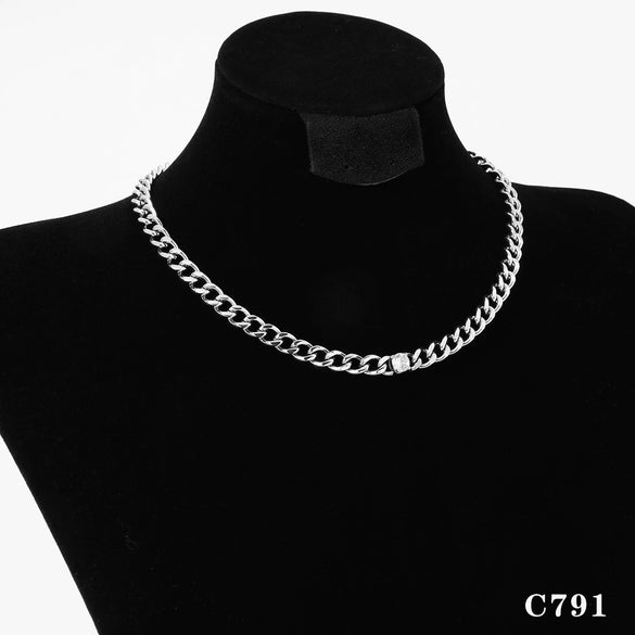 Wholesale Light Luxury High Grade Inlaid Zircon Clavicle Chain For Women Stainless Steel Geometric Pattern Electroplating Treatment Hip Hop Simple Design