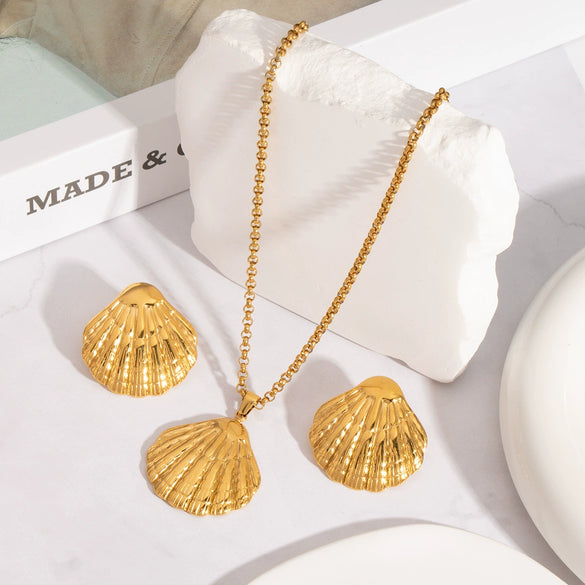 Wholesale Light Luxury Ins Style Beach Shell Stainless Steel Jewelry Set With Pendant Necklace And Earrings Pvd Furnace Vacuum Real Gold Plated