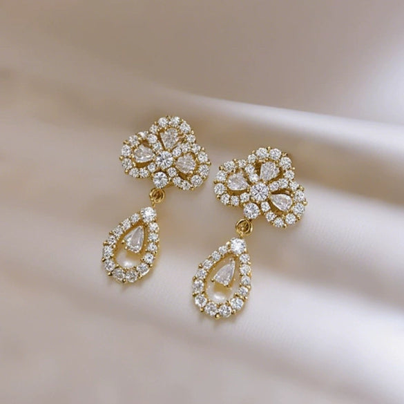 Wholesale Light Luxury Minimalist Zinc Alloy Drop Shape Electroplated Earrings For Women