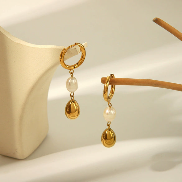 Wholesale Light Luxury Niche Titanium Steel Drop Shape Earrings For Women 18K Gold Plated