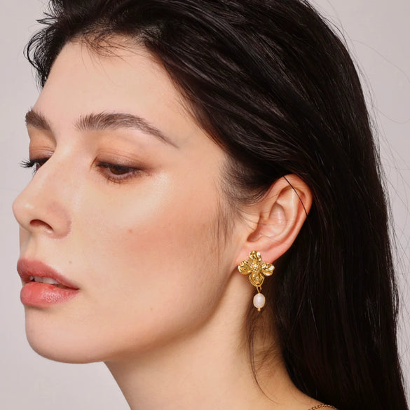 Wholesale Light Luxury Petal Tassel Freshwater Pearl Titanium Steel Flower Earrings For Women With Electroplating