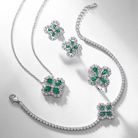 Wholesale Light Luxury Retro Fourleaf Clover Petal Bracelet S925 Silver Inlay Cultivation Emerald Geometric Design Women's