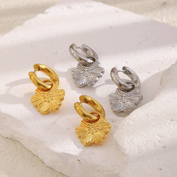 Wholesale Light Luxury Retro Geometric Flower Stainless Steel Electroplated Earrings For Women
