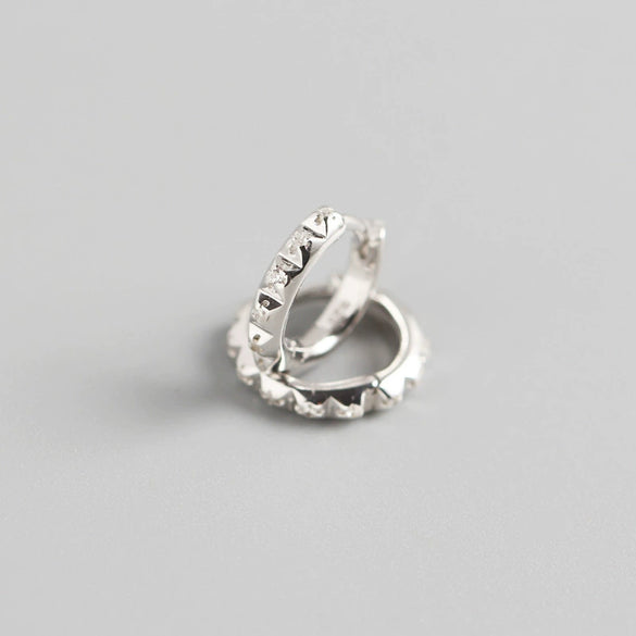 Wholesale Light Luxury S925 Sterling Silver Geometric Metal Gear Diamond Punk Style Ear Buckle Earrings For Women With Electroplating