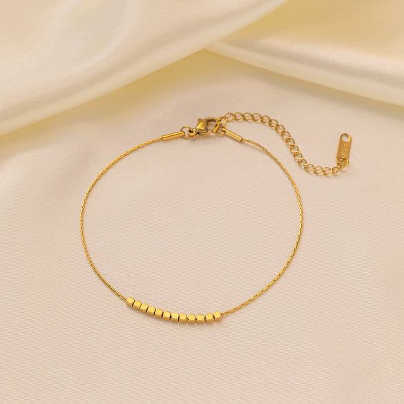 Wholesale Light Luxury Square Pattern Titanium Steel Electroplated Oshaped Clavicle Necklace For Women