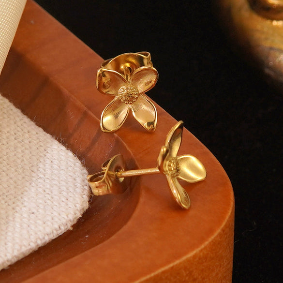 Wholesale Light Luxury Stamped Stainless Steel Flower Earrings For Women