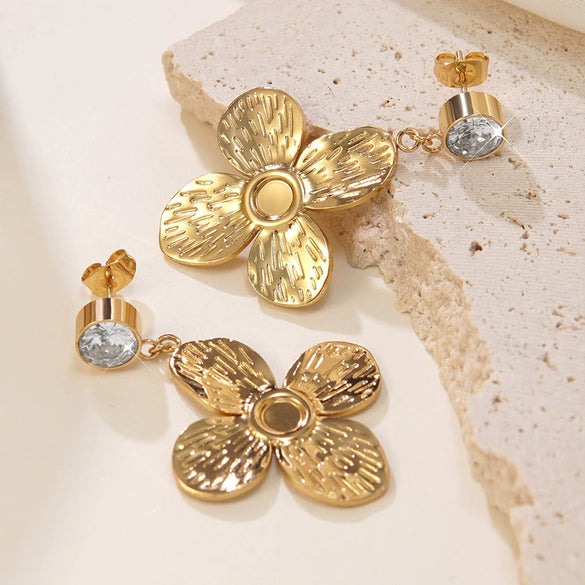 Wholesale Light Luxury Stamped Stainless Steel Flower Earrings For Women