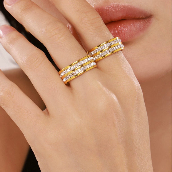 Wholesale Light Luxury Style Geometric Pattern Electroplated Stainless Steel Ferris Wheel Stars Full Diamond Inlaid Zircon Couple Ring For Women