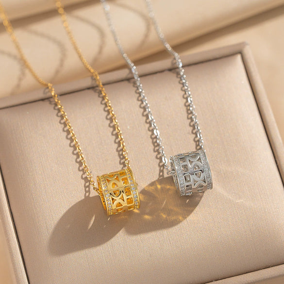 Wholesale Light Luxury Style Geometric Wave Pattern 18K Gold Plated Copper Pendant O Word Chain Necklace For Women