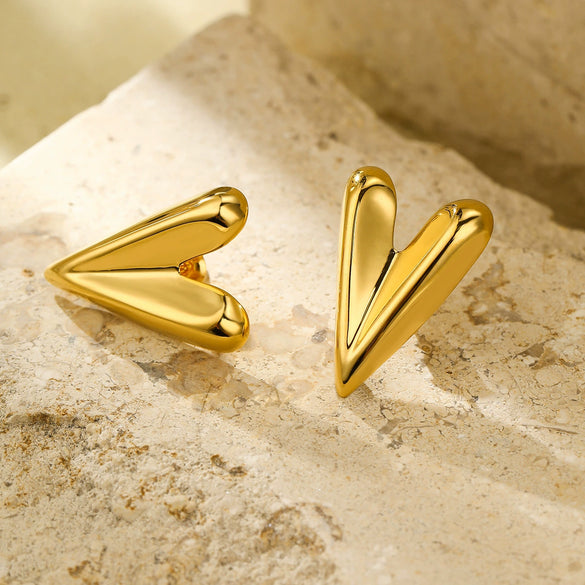 Wholesale Light Luxury Style Heart Shape Stainless Steel Electroplated Women's Earrings