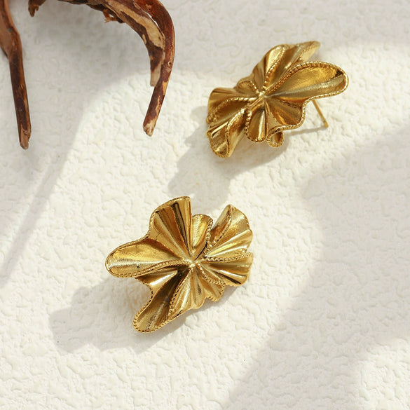 Wholesale Light Luxury Style Stainless Steel Electroplated 18K Gold Bead Edge Pleated Flower Earrings For Women