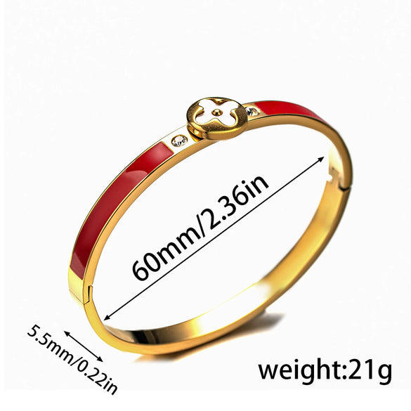 Wholesale Light Luxury Titanium Steel And Stainless Steel Bracelet With Fourleaf Clover Pattern And Electroplating Treatment