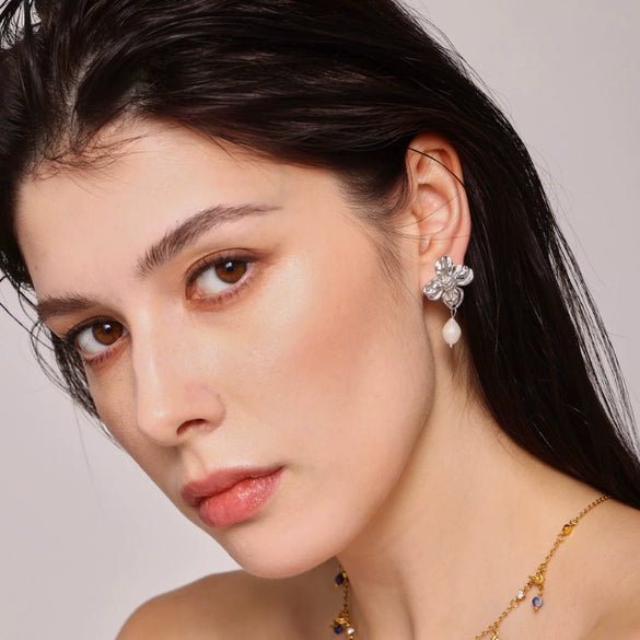 Wholesale Light Luxury 316L Stainless Steel Freshwater Pearl Flower Earrings With Pleated Petal Tassel And Geometric Design