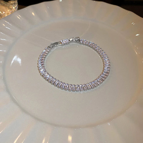 Wholesale Light Luxury Women's Copper Zircon Horseshoe Buckle Geometric Bracelet 18K Real Gold Electroplated