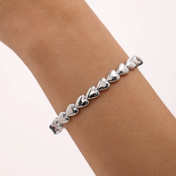 Wholesale Light Luxury Women's 18K Goldplated Stainless Steel Geometric Love Bracelet With Electroplating Treatment