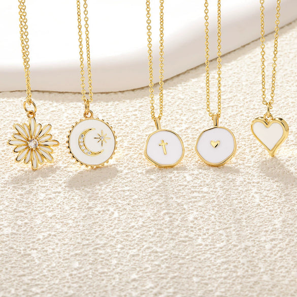Wholesale Little Fresh Style Copper Heart And Star Pendant Necklace With Dripping Oil Design And Goldplated Spring For Women