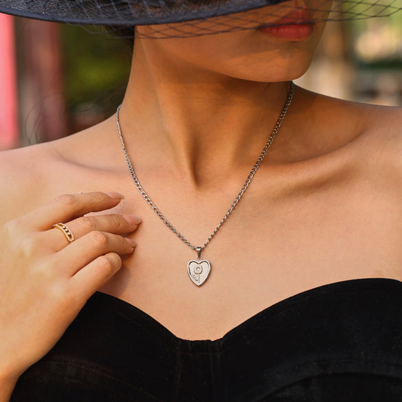 Wholesale Love Flower Pendant Necklace Stainless Steel Plated 18K Gold Geometric Pattern Electroplated Women's Accessories