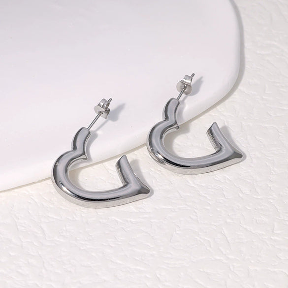 Wholesale Loveshaped Stainless Steel Stud Earrings For Women With Electroplating In Simple Fashion