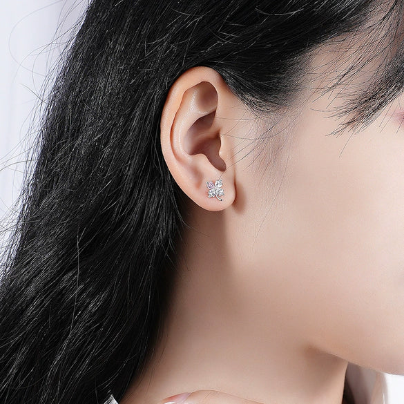 Wholesale Lucky Clover Stud Earrings For Women In Fresh Mori Style Made Of Sterling Silver S925 With Flower Pattern And Diamond Design
