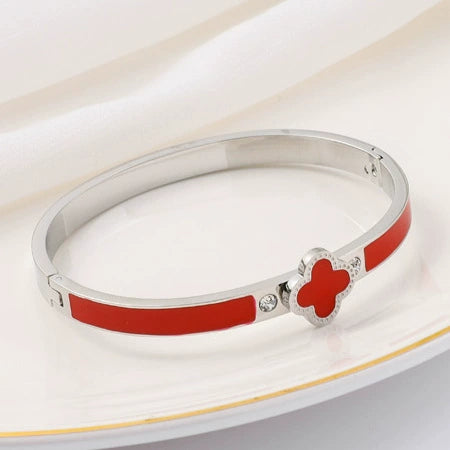 Wholesale Lucky Clover Titanium Steel Enamel Bracelet For Female With Electroplating Treatment