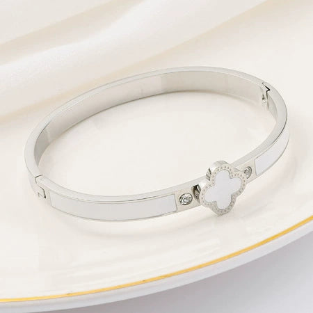 Wholesale Lucky Clover Titanium Steel Enamel Bracelet For Female With Electroplating Treatment