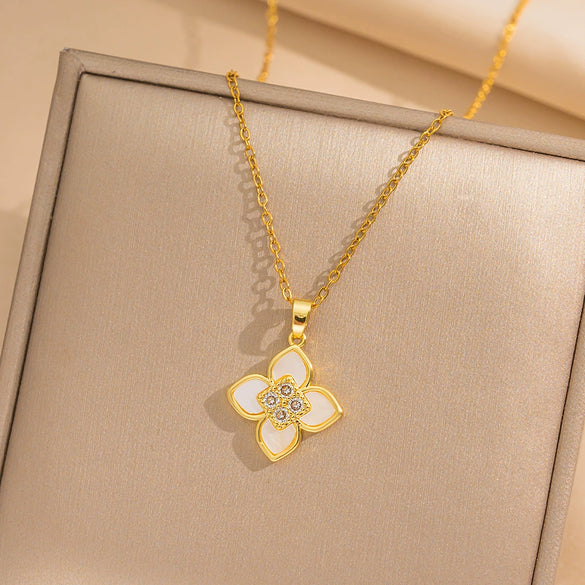 Wholesale Lucky Fourleaf Clover Necklace Earrings Set For Women Copper Heart Shape Minimalist Style With Real Gold Plating In The Furnace Electroplating Treatment