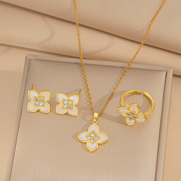 Wholesale Lucky Fourleaf Clover Necklace Earrings Set For Women Copper Heart Shape Minimalist Style With Real Gold Plating In The Furnace Electroplating Treatment