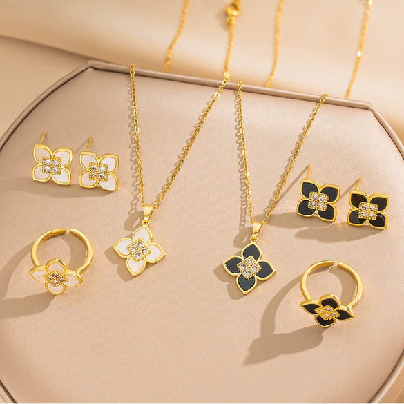 Wholesale Lucky Fourleaf Clover Necklace Earrings Set For Women Copper Heart Shape Minimalist Style With Real Gold Plating In The Furnace Electroplating Treatment