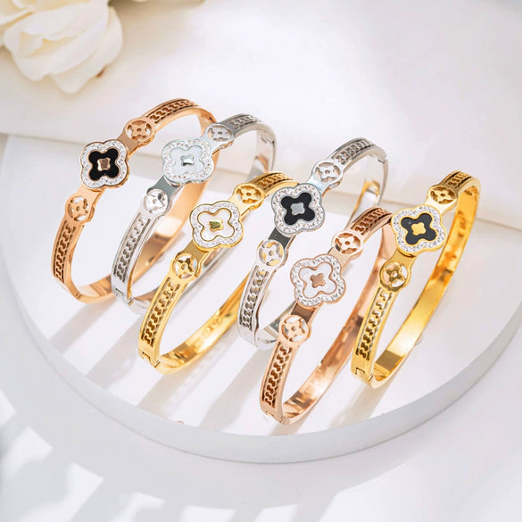 Wholesale Luxury Four Leaf Clover Titanium Steel Women's Fashion Bracelet 18K Gold Plated With Polish Finish