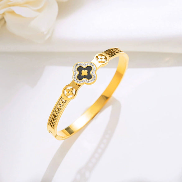 Wholesale Luxury Four Leaf Clover Titanium Steel Women's Fashion Bracelet 18K Gold Plated With Polish Finish