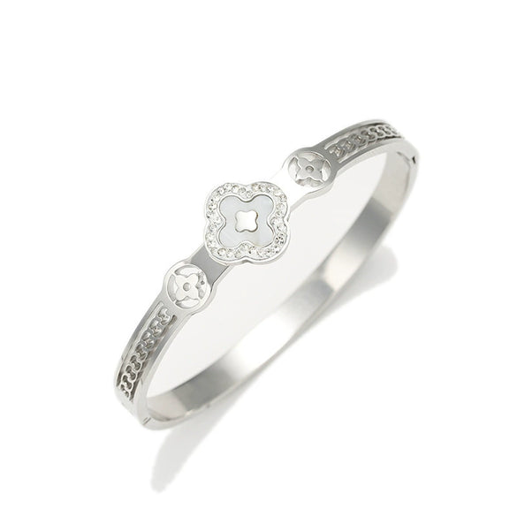 Wholesale Luxury Four Leaf Clover Titanium Steel Women's Fashion Bracelet 18K Gold Plated With Polish Finish