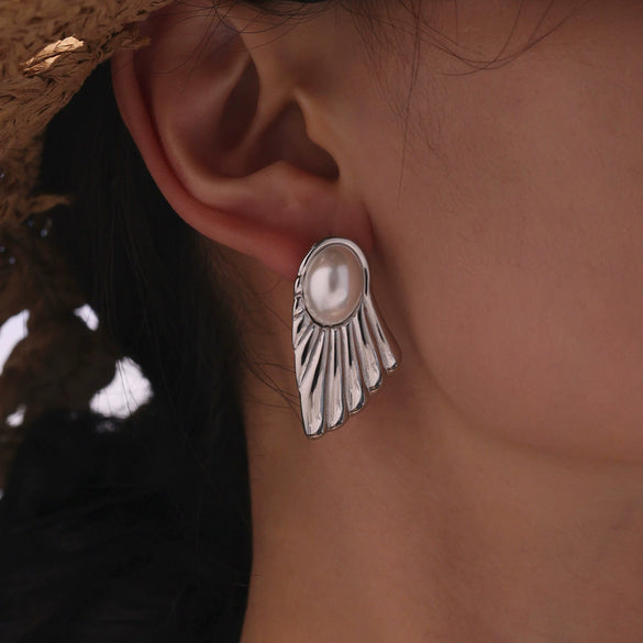 Wholesale Luxury French Retro Style Electroplated 18K Gold Stainless Steel And Shell Beads Geometric Earrings For Women