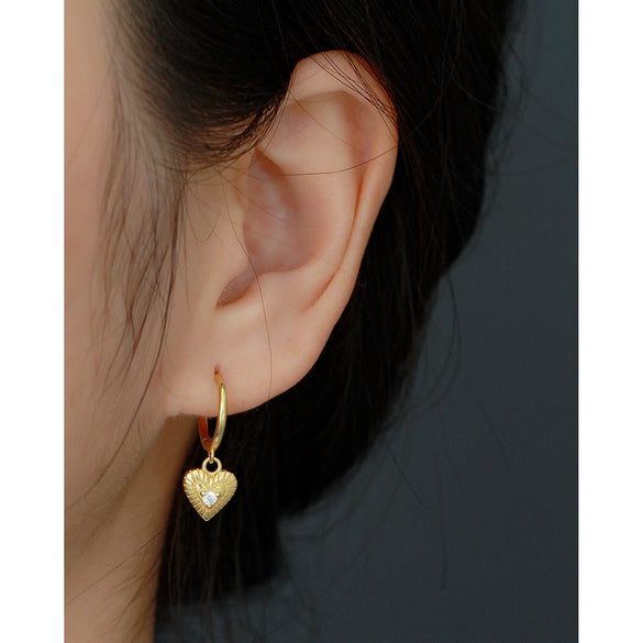 Wholesale Luxury Style S925 Silver Retro Heart Shaped Diamond Ear Buckle Earrings For Women