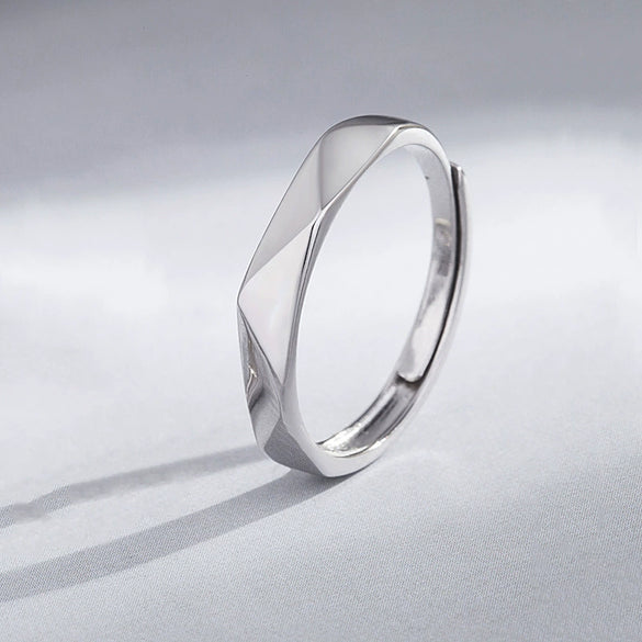 Wholesale M?bius Ring 925 Sterling Silver Geometric Fashion Electroplated Unisex Couple Ring
