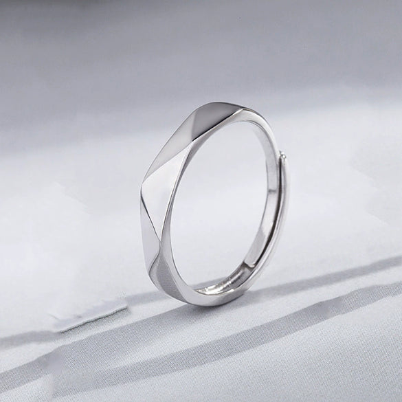 Wholesale M?bius Ring 925 Sterling Silver Geometric Fashion Electroplated Unisex Couple Ring