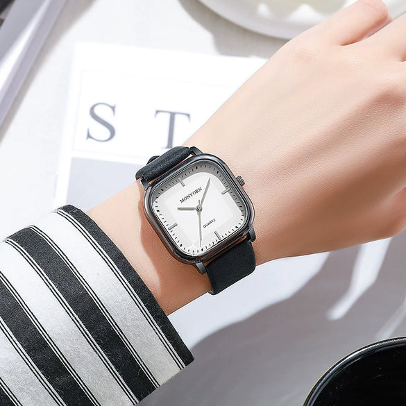 Wholesale Men's Leisure Quartz Watch With Alloy Case Imitation Leather Strap And Square Dial