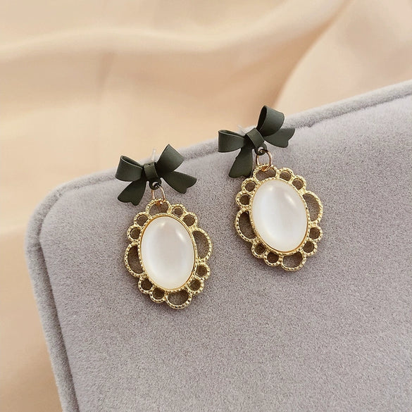 Wholesale Metal Alloy Cat's Eye Earrings With Geometric Pattern Retro Exaggerated Style For Women