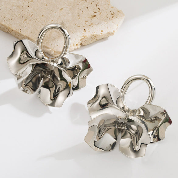 Wholesale Metal Alloy Flower Earrings Retro Palace Style Electroplating For Women