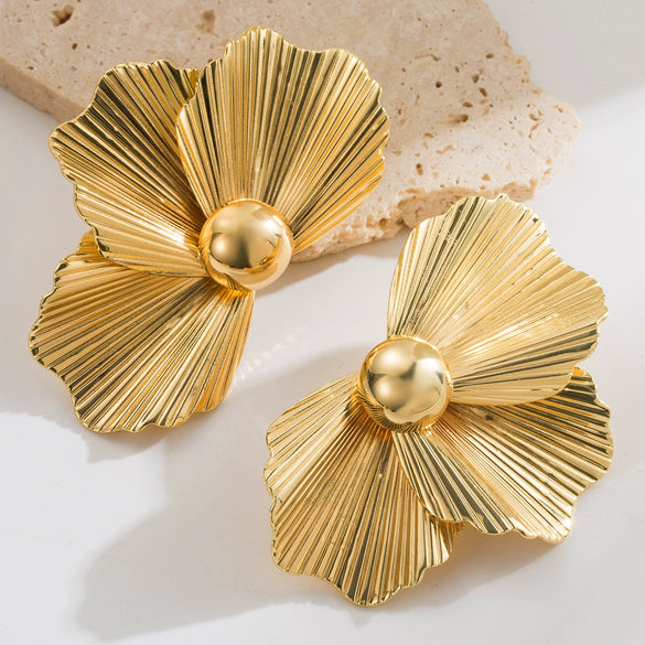 Wholesale Metal Alloy Flower Earrings Retro Palace Style Electroplating For Women