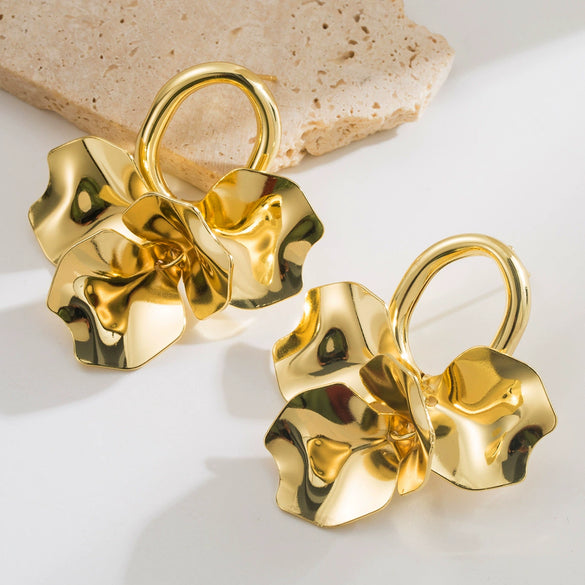 Wholesale Metal Alloy Flower Earrings Retro Palace Style Electroplating For Women