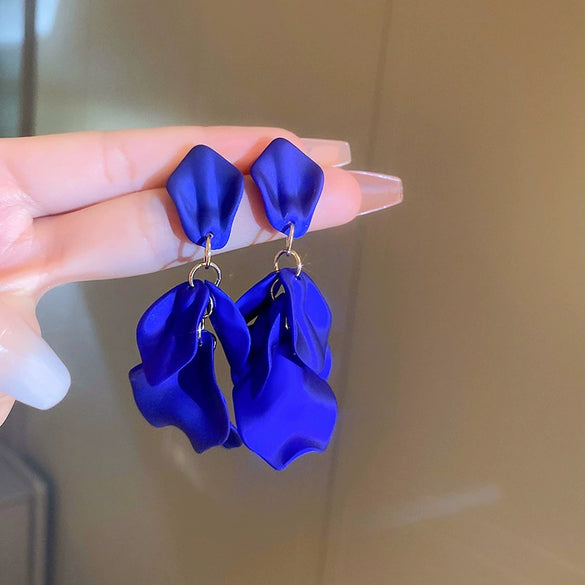 Wholesale Metal Blue Irregular Earrings With Silver Needle Pleated And Geometric Design Electroplated For Women