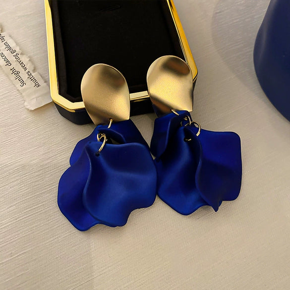 Wholesale Metal Blue Irregular Earrings With Silver Needle Pleated And Geometric Design Electroplated For Women