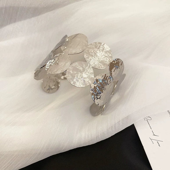 Wholesale Metal Bracelet With Geometric Style Electroplated For High End Feel Wide Edge Personality Exquisite Light Luxury Temperament