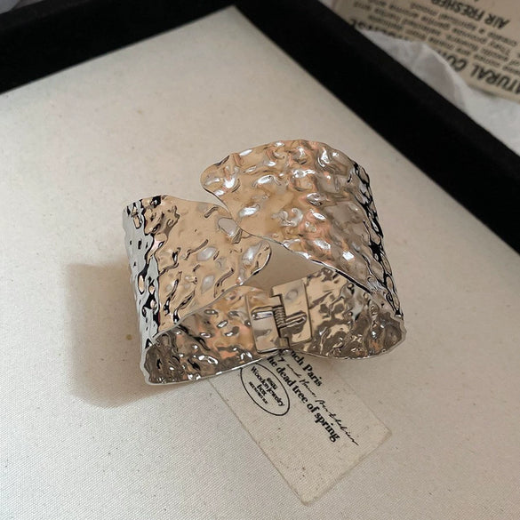 Wholesale Metal Bracelet With Geometric Style Electroplated For High End Feel Wide Edge Personality Exquisite Light Luxury Temperament