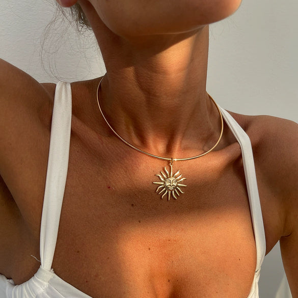 Wholesale Metal Collar Necklace Geometric Style Alloy Pendant Sunflower Design For Women