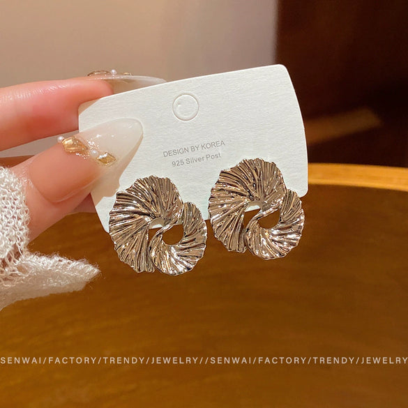 Wholesale Metal Geometric Exaggerated Stylish Electroplated Women's Earrings